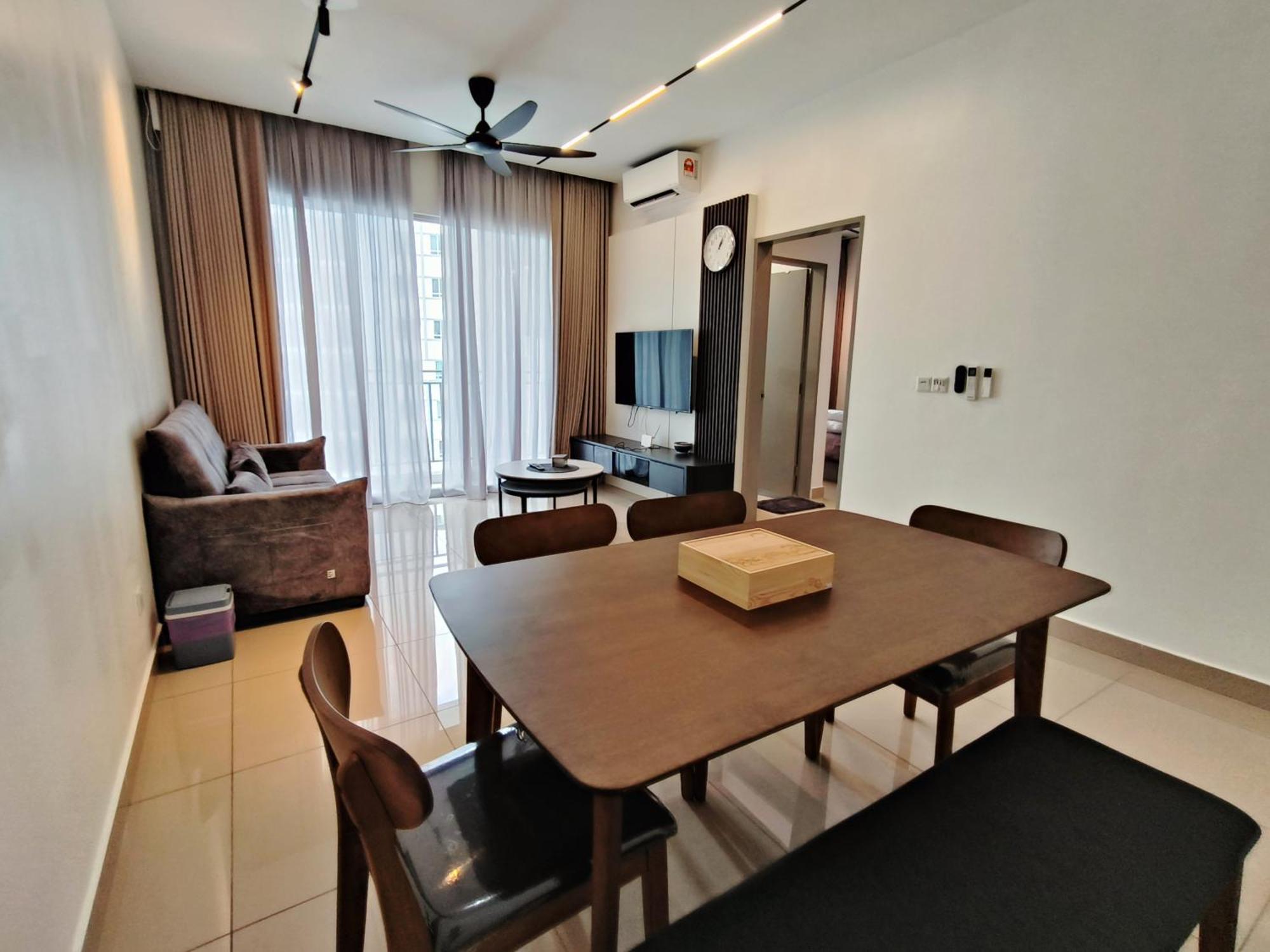 Bayu Temiang Luxury Design 7~8 Pax Apartment Seremban